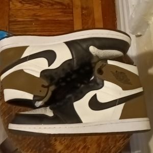 Jordan retro 1s